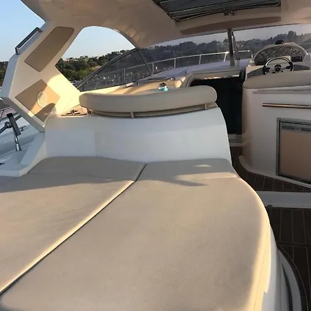 Barca Di Lusso Båthotell Brucoli